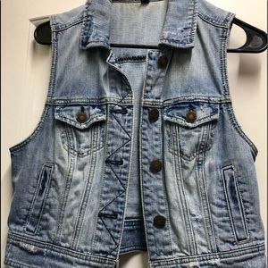 American Eagle Jean Vest size M